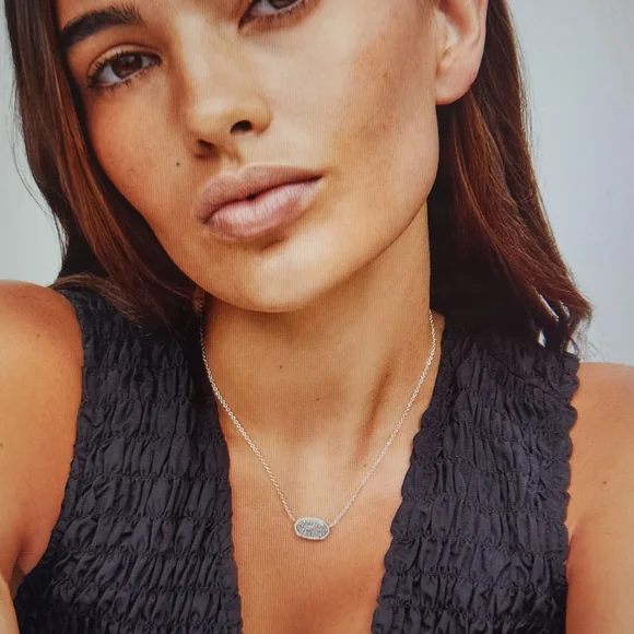 KENDRA SCOTT Elisa Pendant Necklace - Picture 2 of 10